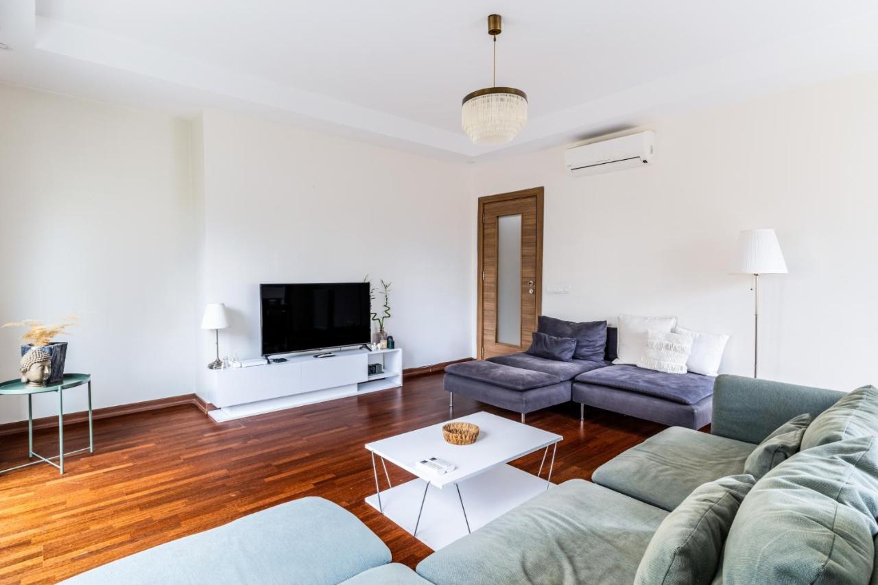 Spacious Flat Near Bagdat Avenue In Suadiye Apartment Истанбул Екстериор снимка