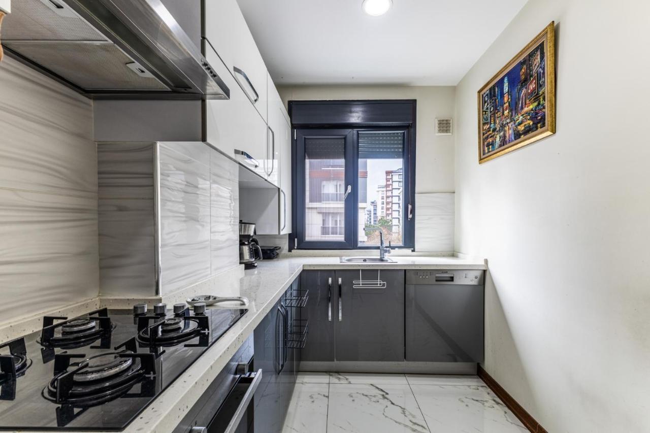 Spacious Flat Near Bagdat Avenue In Suadiye Apartment Истанбул Екстериор снимка