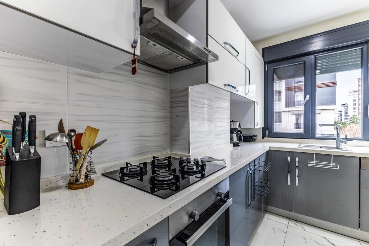 Spacious Flat Near Bagdat Avenue In Suadiye Apartment Истанбул Екстериор снимка