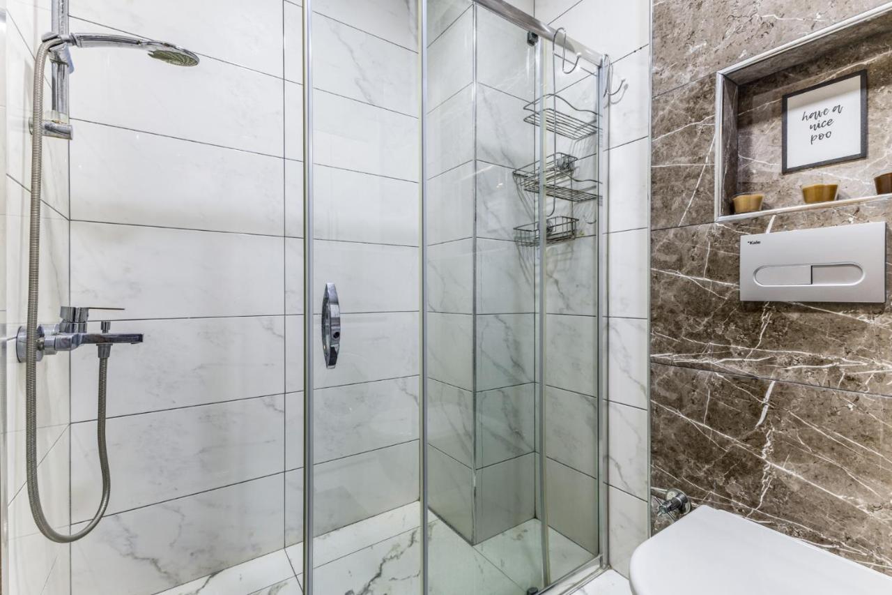 Spacious Flat Near Bagdat Avenue In Suadiye Apartment Истанбул Екстериор снимка